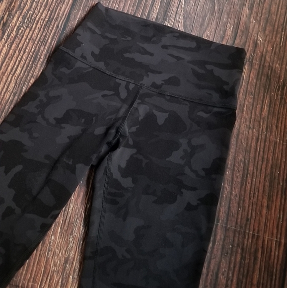 lululemon athletica Pants - Lululemon Align High-Rise Crop 21" Legging in Camo